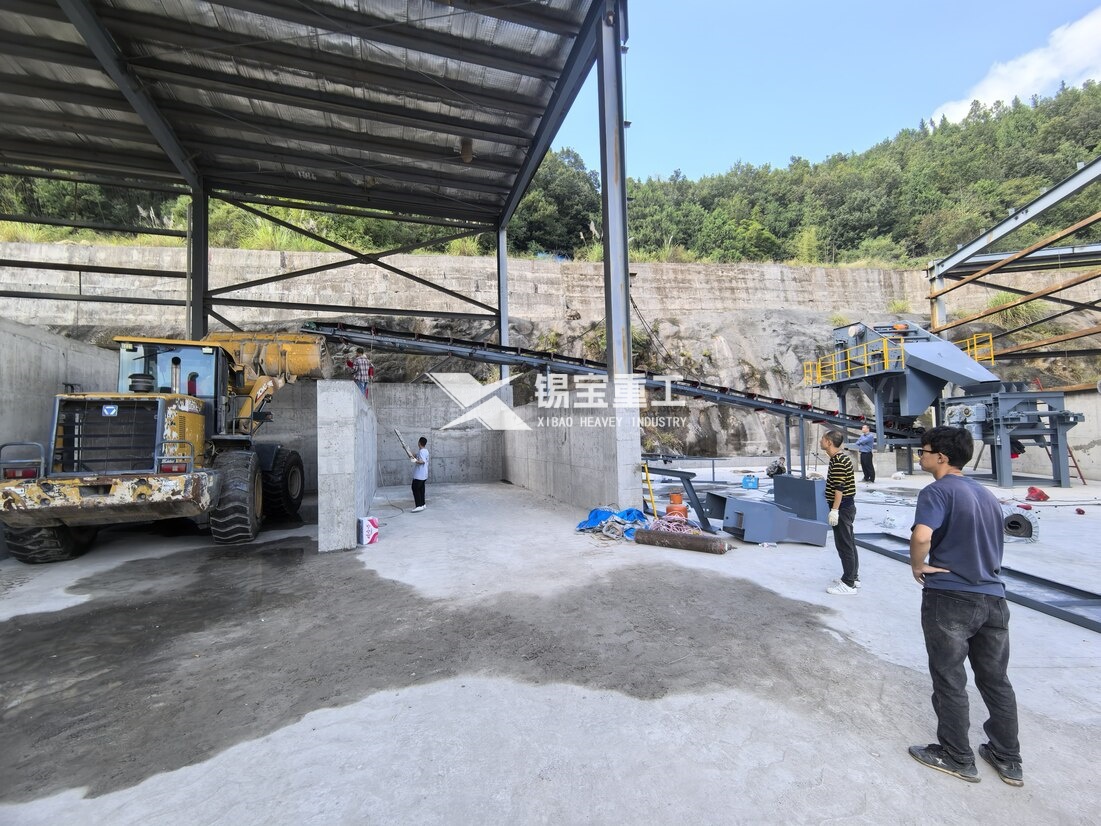 四川省巴中市瀝青再生料破碎篩分設備現(xiàn)場3