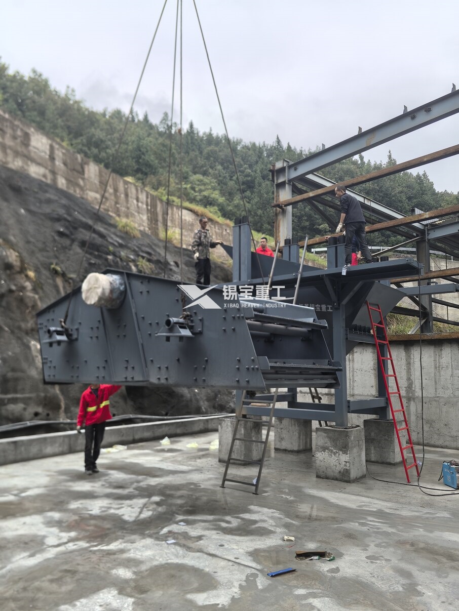 四川省巴中市瀝青再生料破碎篩分設備現(xiàn)場2