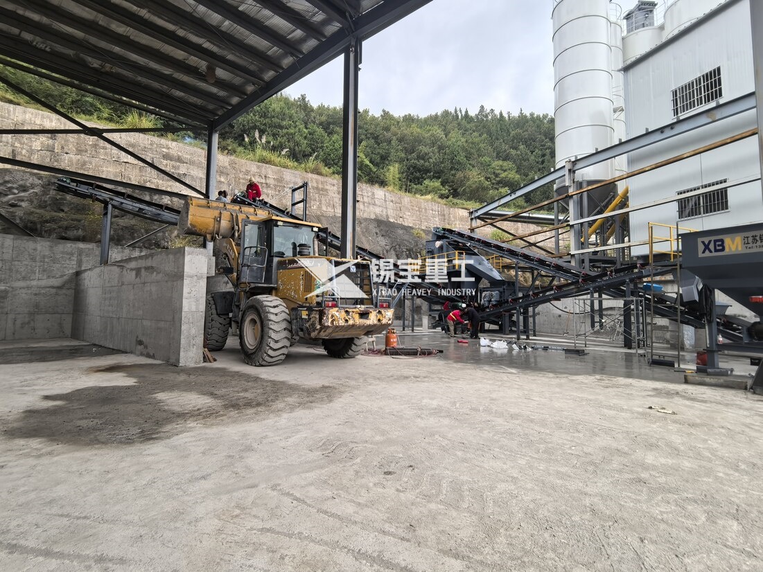 四川省巴中市瀝青再生料破碎篩分設備現(xiàn)場7